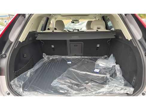 New 2026 Volvo XC60 B5 Ultra w/ Climate Package image 10