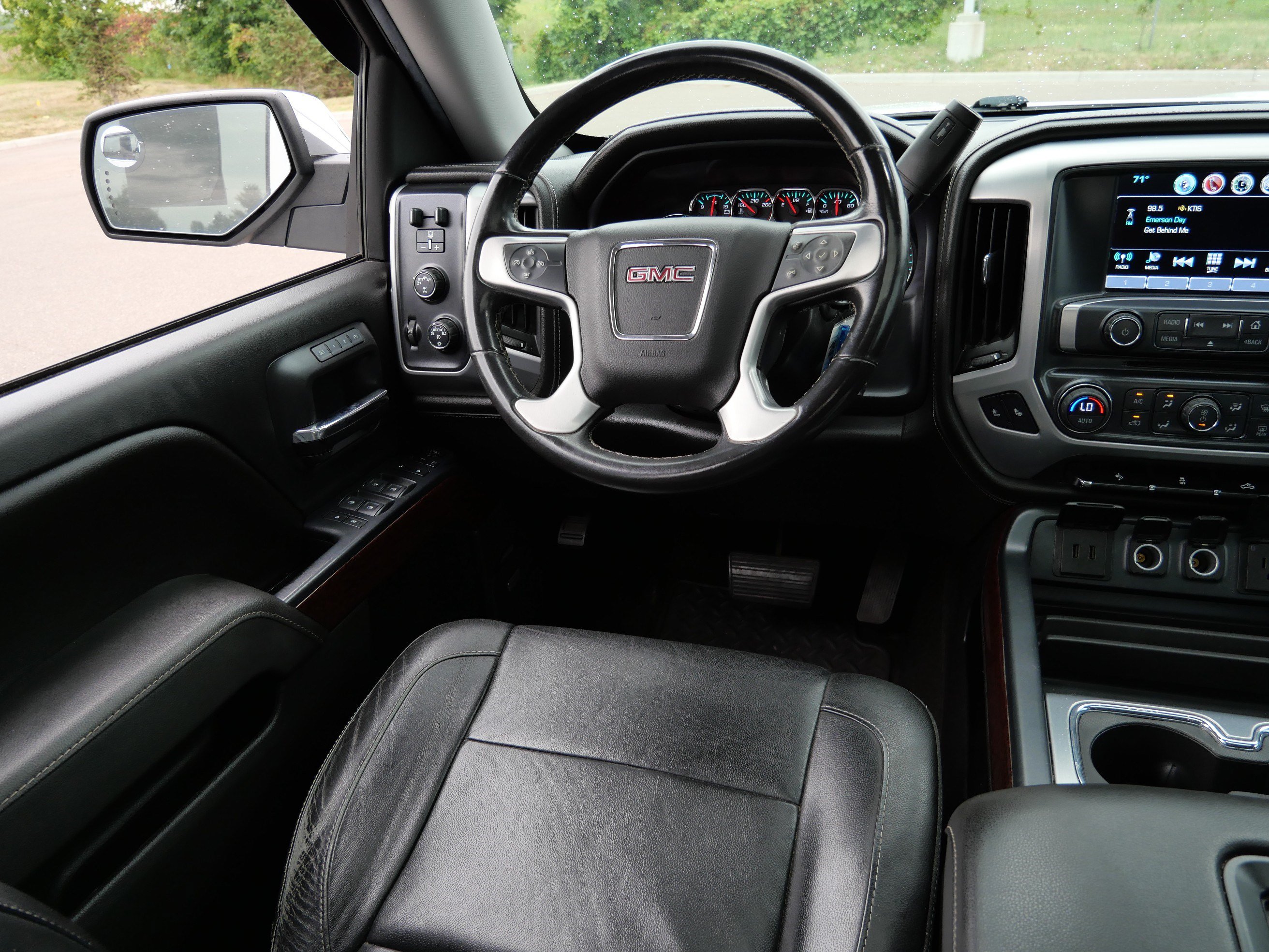 Used 2017 GMC Sierra 1500 SLT AWD/4WD image 9