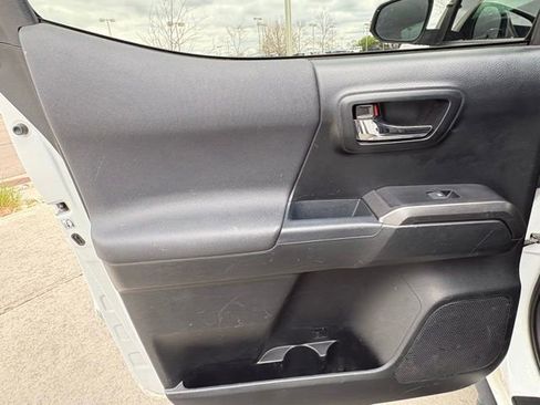 Used 2017 Toyota Tacoma TRD Pro AWD/4WD image 25