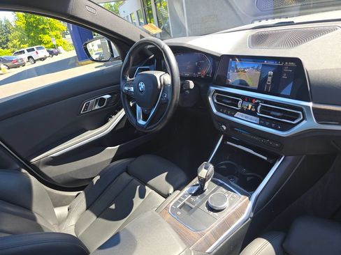 Used 2019 BMW 330i xDrive Sedan w/ Convenience Package AWD/4WD image 10