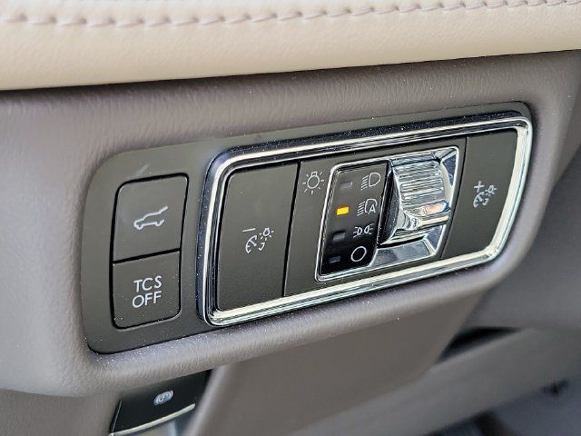 Used 2023 Lincoln Nautilus Reserve FWD image 11