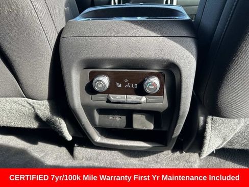 Used 2025 GMC Acadia Elevation AWD/4WD image 13