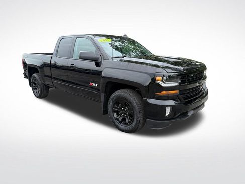 Used 2017 Chevrolet Silverado 1500 LT w/ Midnight Edition AWD/4WD image 8