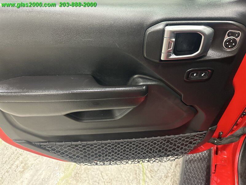 Used 2019 Jeep Wrangler Unlimited Sport S AWD/4WD image 25