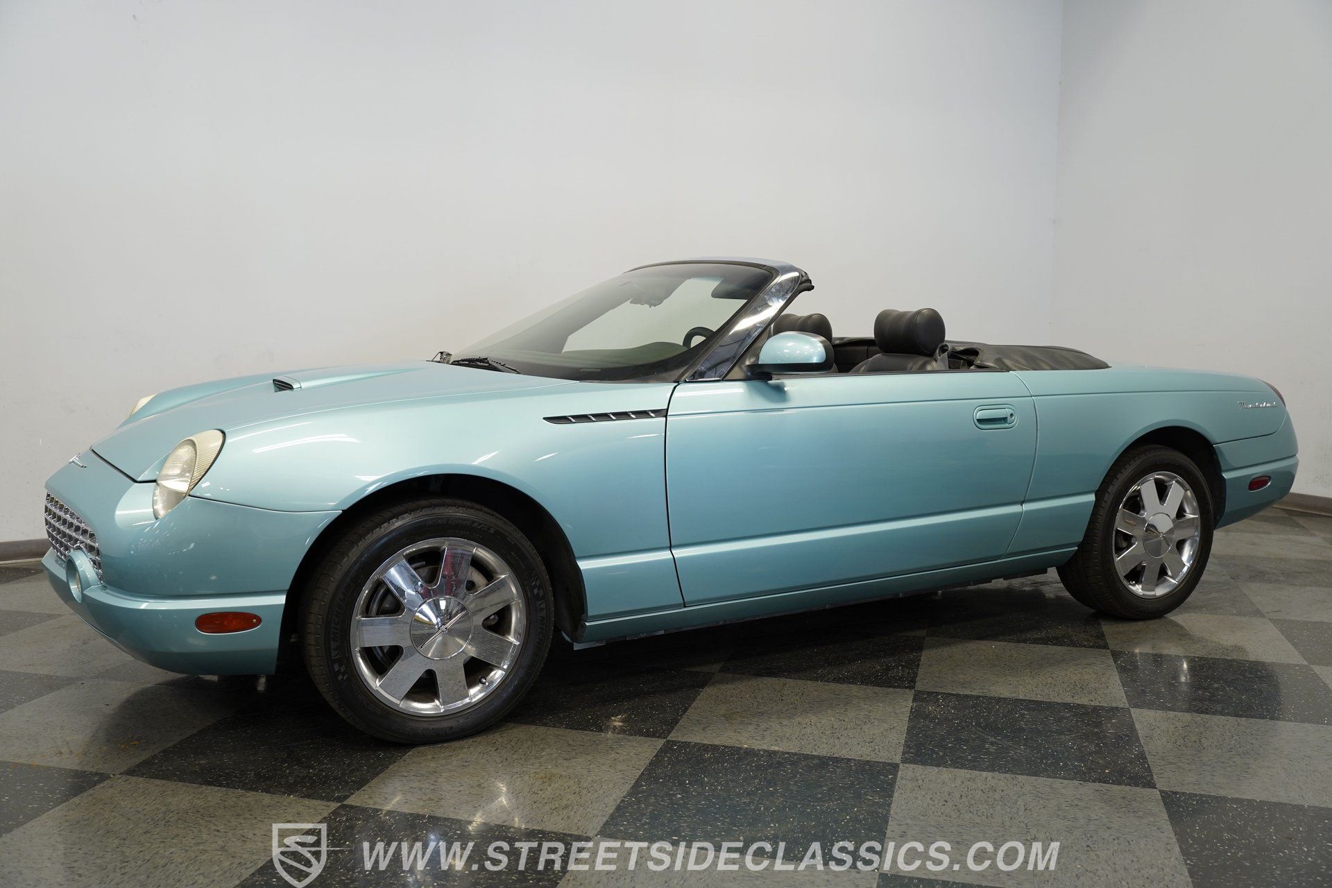 Used 2002 Ford Thunderbird RWD image 7