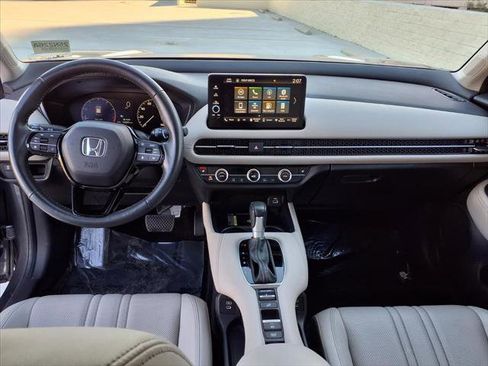 Used 2024 Honda HR-V EX-L image 10
