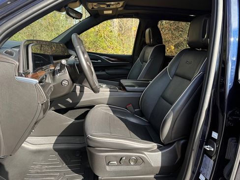 Used 2021 Cadillac Escalade Premium Luxury image 10