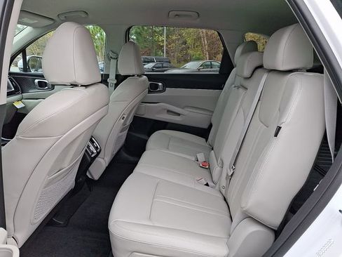 New 2026 Kia Sorento S image 8