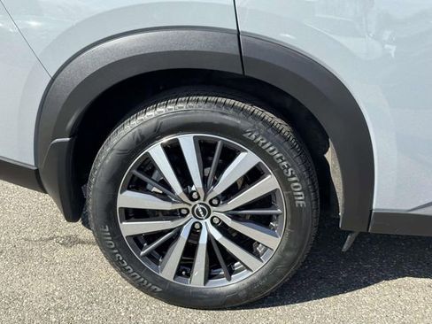 Used 2022 Nissan Pathfinder Platinum image 7