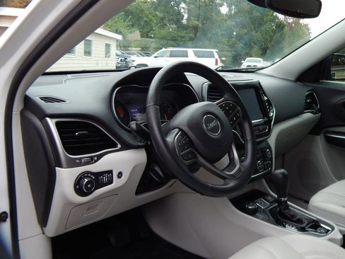 Used 2020 Jeep Cherokee Limited AWD/4WD image 10