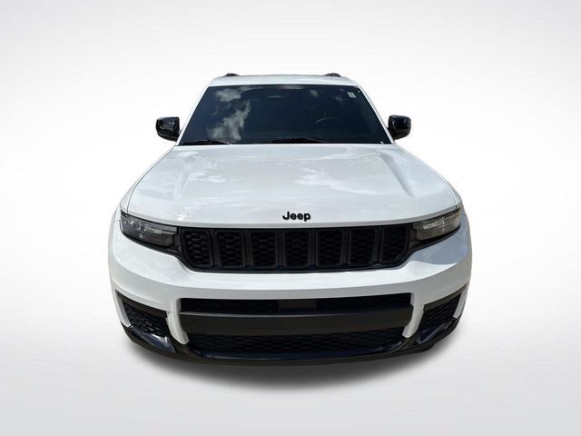 Used 2023 Jeep Grand Cherokee L Laredo RWD image 2