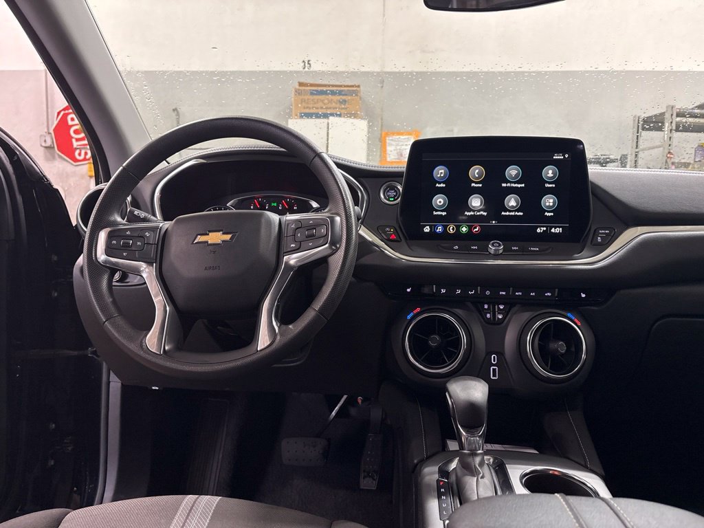 Used 2025 Chevrolet Blazer LT AWD/4WD image 21