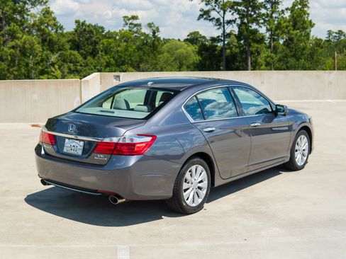 Used 2013 Honda Accord Touring image 12