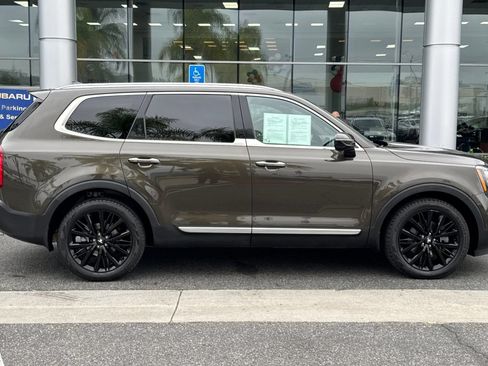 Used 2021 Kia Telluride SX w/ SX Prestige Package AWD/4WD image 3