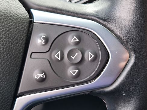 Used 2023 Chevrolet Traverse LT FWD image 26