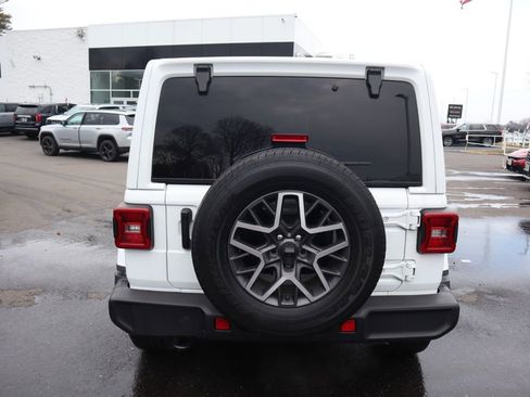 Used 2024 Jeep Wrangler Unlimited Sahara AWD/4WD image 5