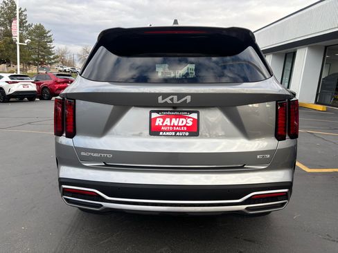 Used 2023 Kia Sorento EX image 6