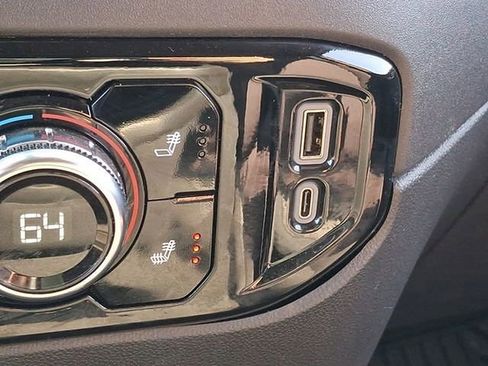 Used 2023 GMC Sierra 1500 Elevation image 27