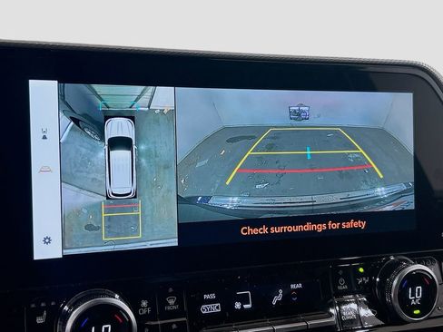 New 2026 Toyota Highlander Platinum image 11