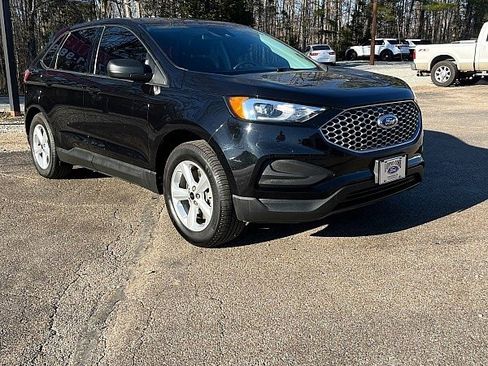 Used 2023 Ford Edge SE image 1