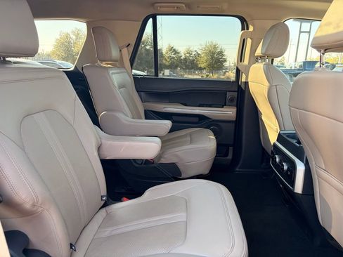 Used 2024 Ford Expedition Limited image 14