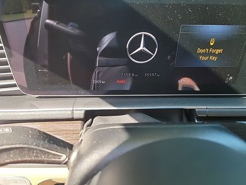 Used 2024 Mercedes-Benz GLS 450 4MATIC image 14