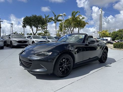 Used 2020 MAZDA MX-5 Miata Sport RWD image 28