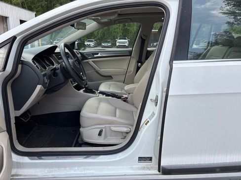 Used 2017 Volkswagen Golf Alltrack SE AWD/4WD image 12