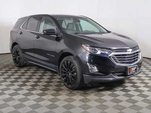 Used 2020 Chevrolet Equinox LT image 2