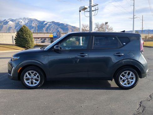 Certified 2025 Kia Soul LX w/ LX Technology Package image 2