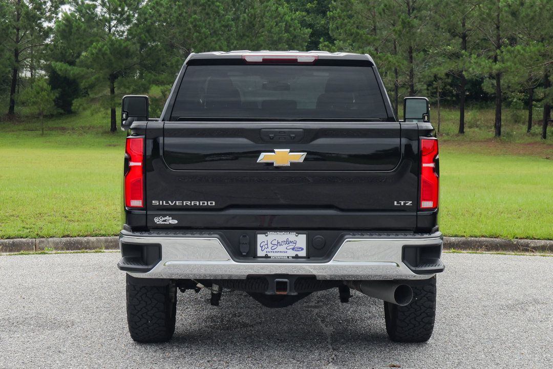 Used 2024 Chevrolet Silverado 2500 LTZ w/ LTZ Convenience Package AWD/4WD image 5