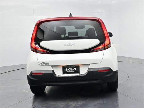 Certified 2022 Kia Soul LX w/ Technology Package image 7