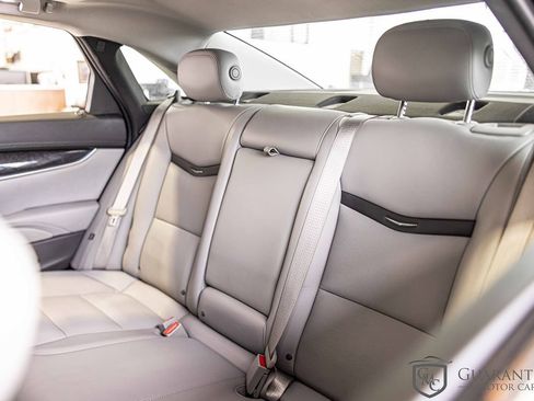 Used 2013 Cadillac XTS Luxury image 30