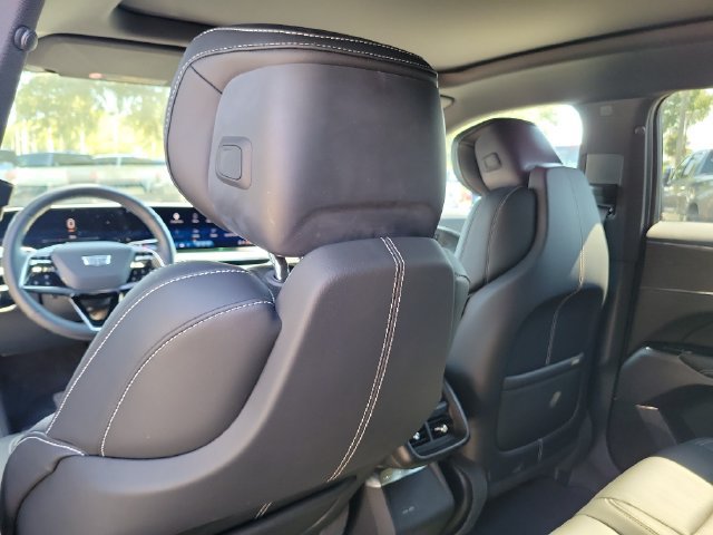 Used 2024 Cadillac Lyriq Sport AWD/4WD image 19