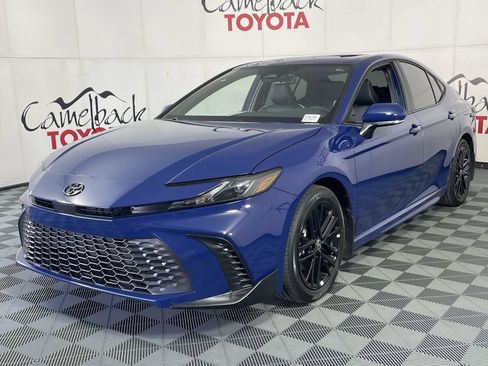 New 2026 Toyota Camry SE FWD image 2