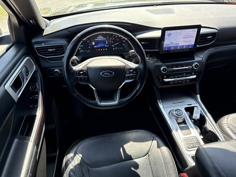 Used 2020 Ford Explorer Limited RWD image 12