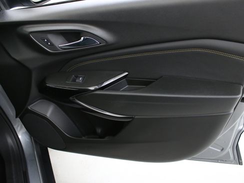 Used 2024 Chevrolet Trax LT w/ Driver Confidence Package FWD image 30