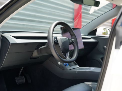Used 2024 Tesla Model 3 Standard Range RWD image 14