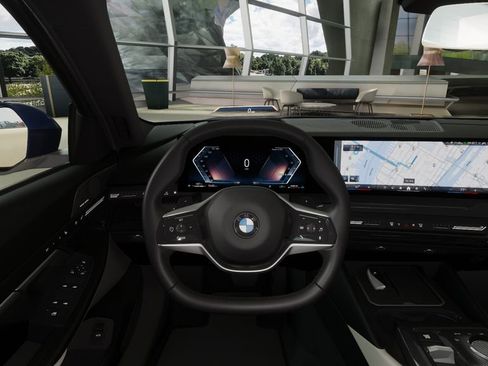 Used 2025 BMW 530i xDrive 530i xDrive w/ Premium Package image 13