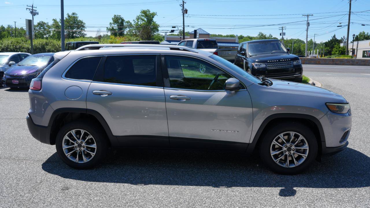 Used 2019 Jeep Cherokee Latitude Plus FWD image 5