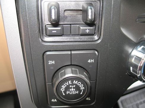 Used 2022 Ford F150 Lariat w/ Equipment Group 502A High AWD/4WD image 53