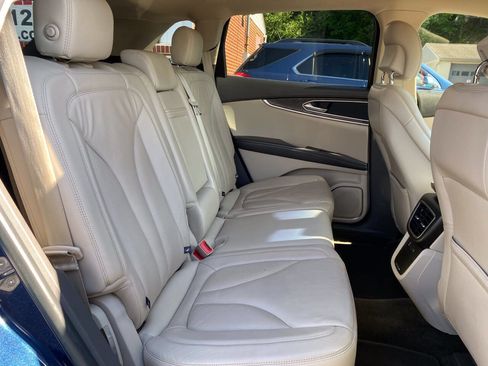 Used 2017 Lincoln MKX Select w/ Select Plus Package AWD/4WD image 20