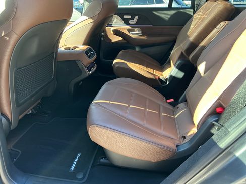 Certified 2025 Mercedes-Benz GLS 450 4MATIC image 41