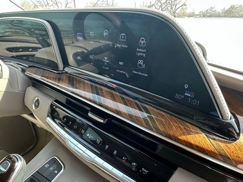 Used 2023 Cadillac Escalade Premium Luxury Platinum image 13