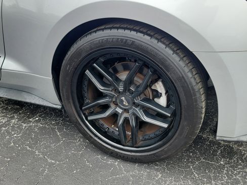 Used 2018 Ford Mustang EcoBoost image 7