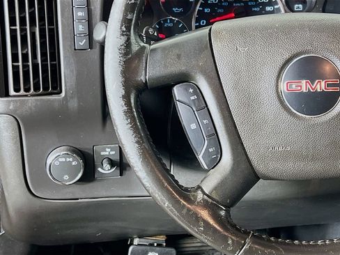 Used 2022 GMC Savana 3500 Extended w/ Driver Convenience Package RWD image 10