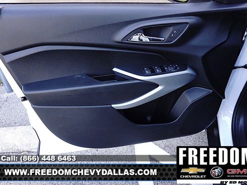 New 2026 Chevrolet Trax LS FWD image 37