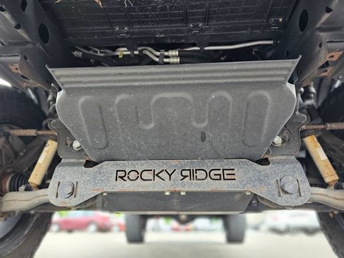 Used 2020 Chevrolet Silverado 1500 RST AWD/4WD image 70