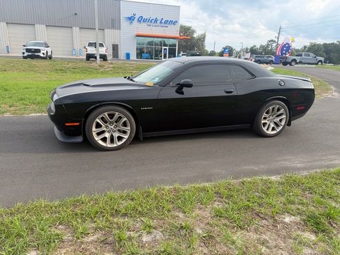 Used 2020 Dodge Challenger R/T RWD image 3