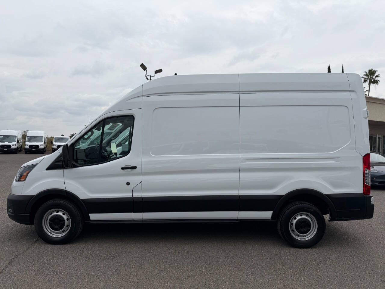 Used 2023 Ford Transit 250 148 High Roof RWD image 10